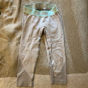 Gym shark size S crop leggings